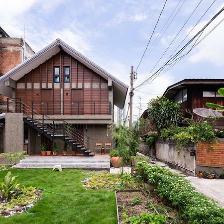 Baan Boon Bed & Breakfast Банкок Екстериор снимка
