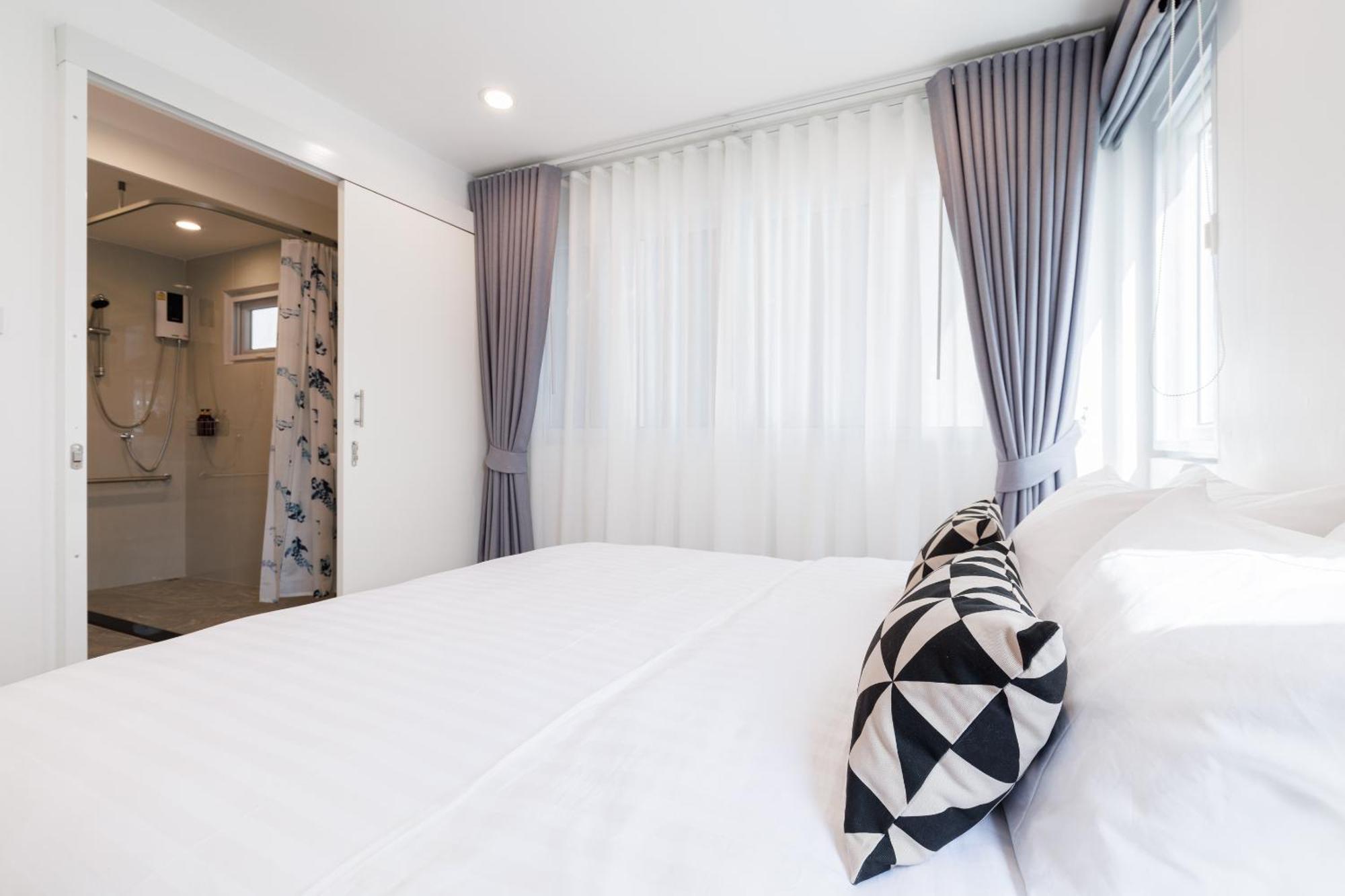Baan Boon Bed & Breakfast Банкок Екстериор снимка