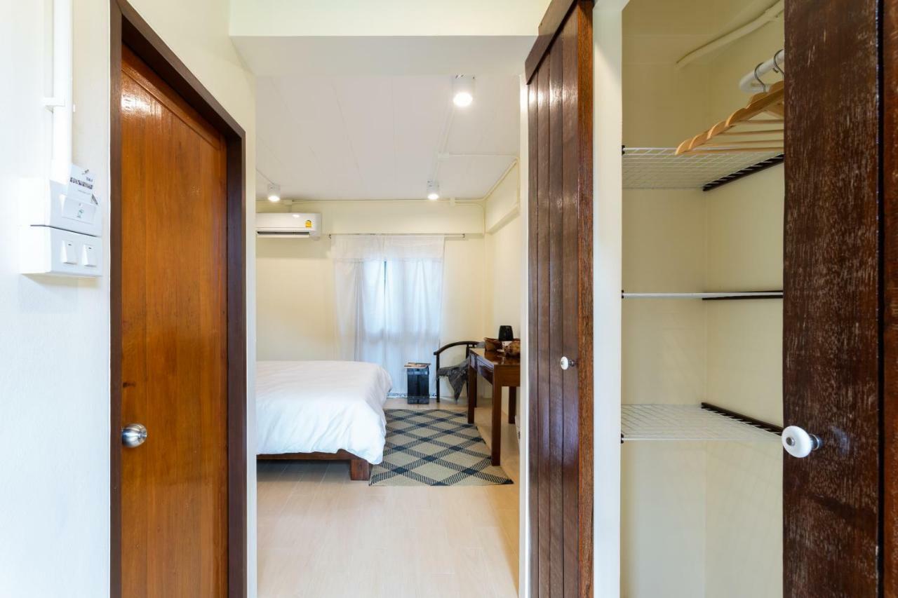 Baan Boon Bed & Breakfast Банкок Екстериор снимка