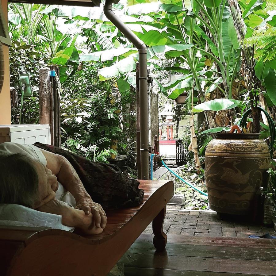 Baan Boon Bed & Breakfast Банкок Екстериор снимка