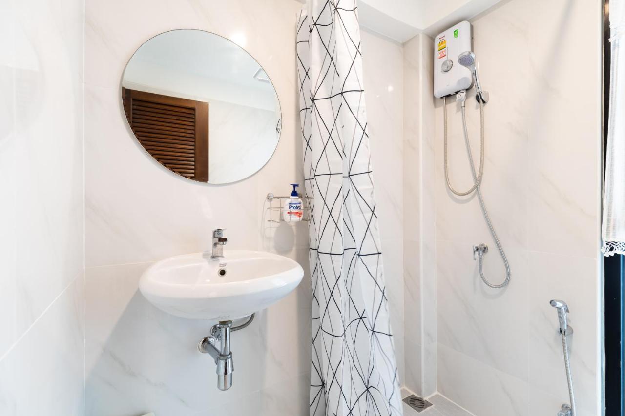 Baan Boon Bed & Breakfast Банкок Екстериор снимка